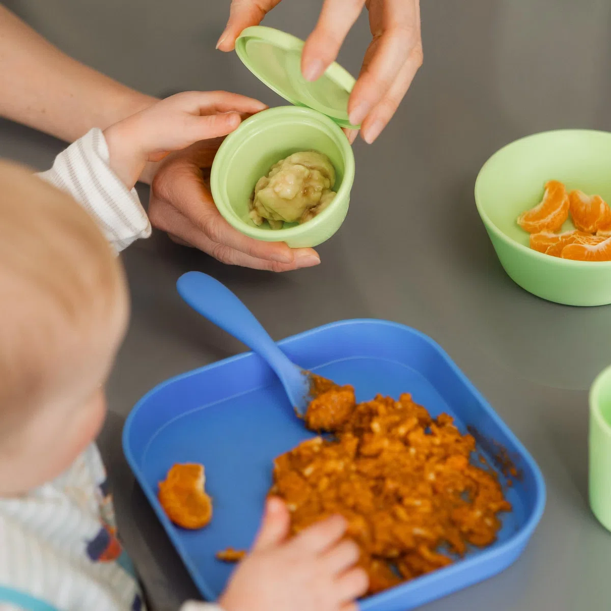Nuby Good Square Meal - Piatti per lo svezzamento dei bambini, durevoli, lavabili in lavastoviglie, auto-alimentati (confezione da 4)