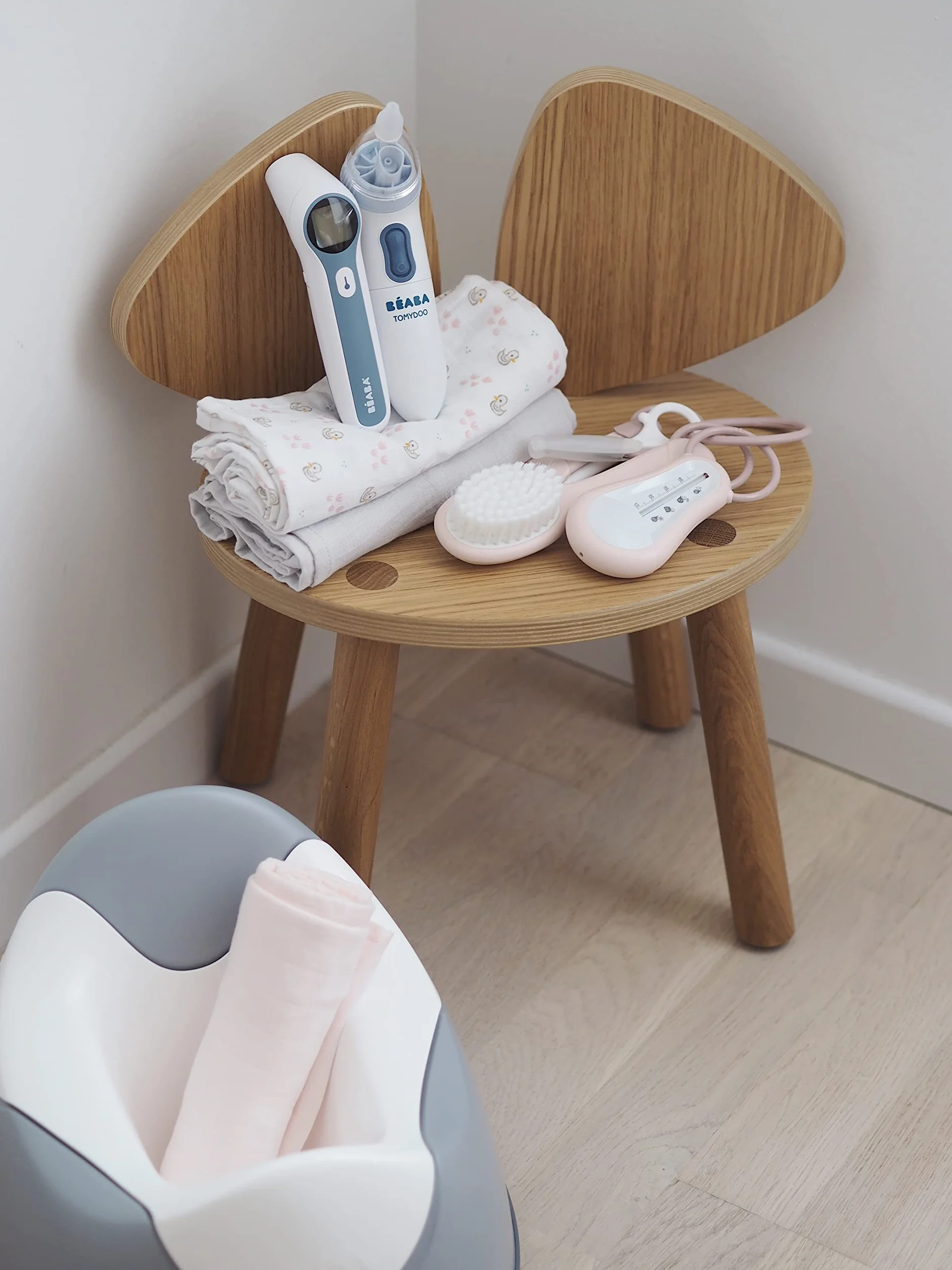 Béaba Vasino di Apprendimento, WC Ergonomico per Bambini, Antiscivolo, Igienico per i Neonati, Facile da Pulire e Rippore, Maniglie sulla Tazza per Tenersi, Made In France, Blu