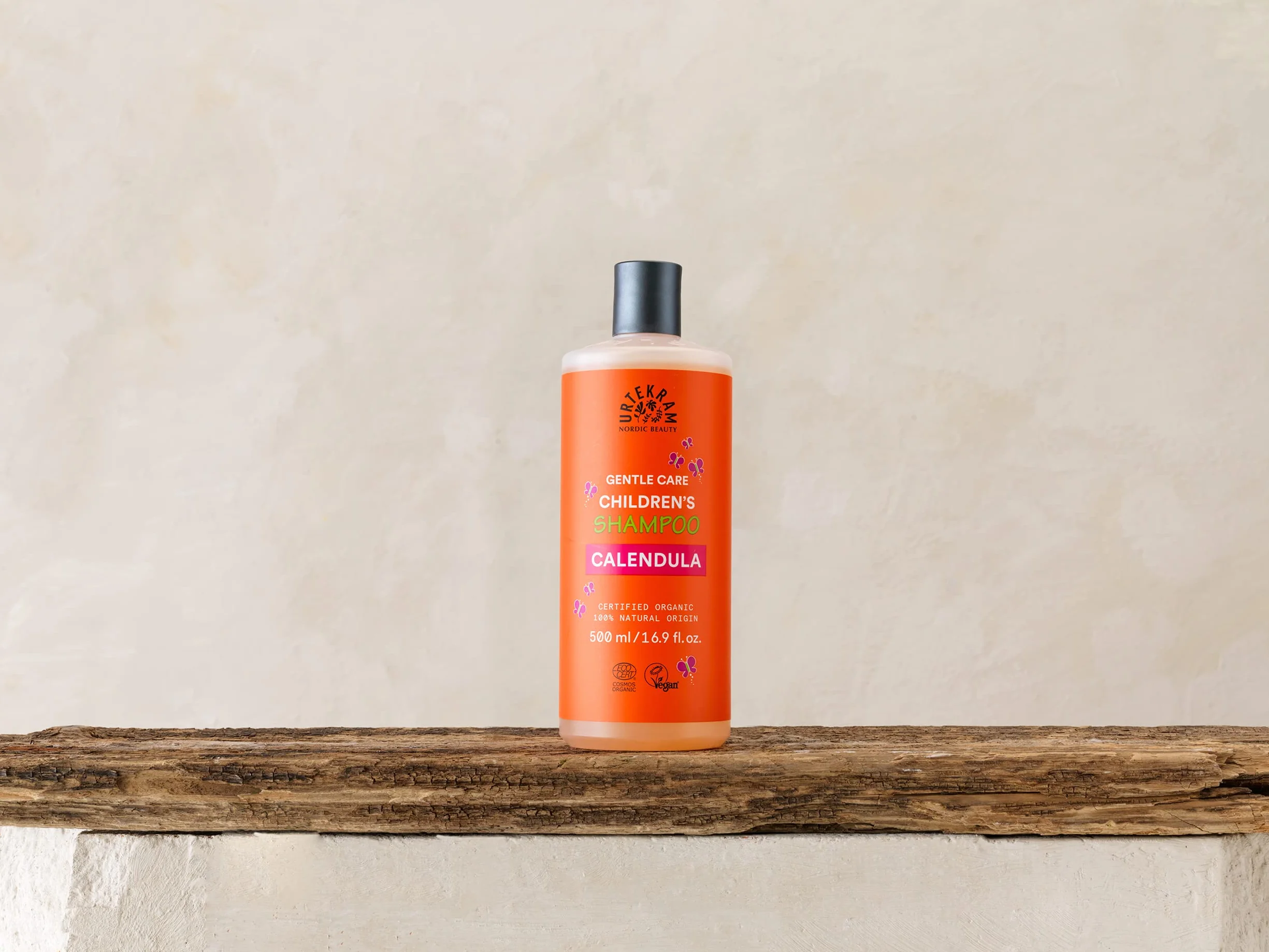 CHAMPU CALENDULA NIÑOS 500ml. ECO – può essere usato più volte alla settimana secondo le esigenze, shampoo delicato che dona leggerezza e freschezza alla chioma, contenuto 500 ml ed è studiato per off