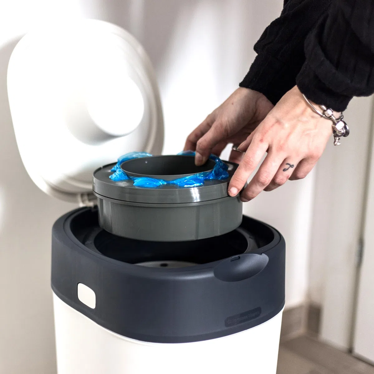 Ricarica Compatibile con Sistema di Smaltimento Avanzato per Pannolini Tommee Tippee Twist and Click. Confezione da 5 Ricariche Profumate, Facili e Convenienti