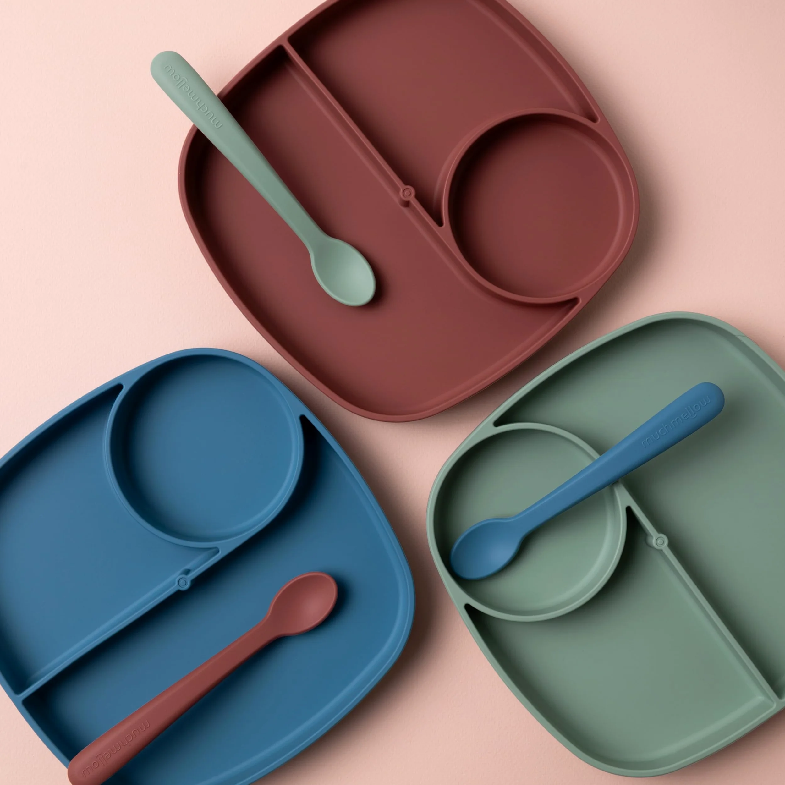 muchmellow - Piatto in Silicone MADE IN ITALY per Svezzamento con 3 Scomparti Divisori e Ventosa Anticaduta, Plastic Free, BPA Free, Lavabile Lavastoviglie (Azzurro)