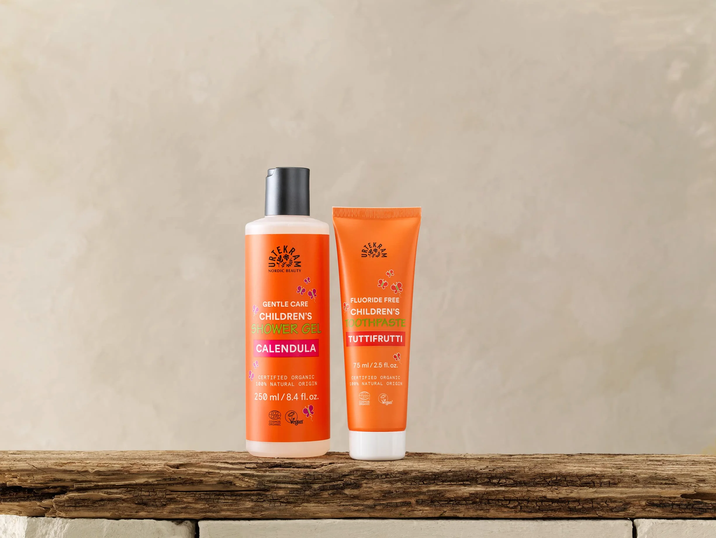 CHAMPU CALENDULA NIÑOS 500ml. ECO – può essere usato più volte alla settimana secondo le esigenze, shampoo delicato che dona leggerezza e freschezza alla chioma, contenuto 500 ml ed è studiato per off