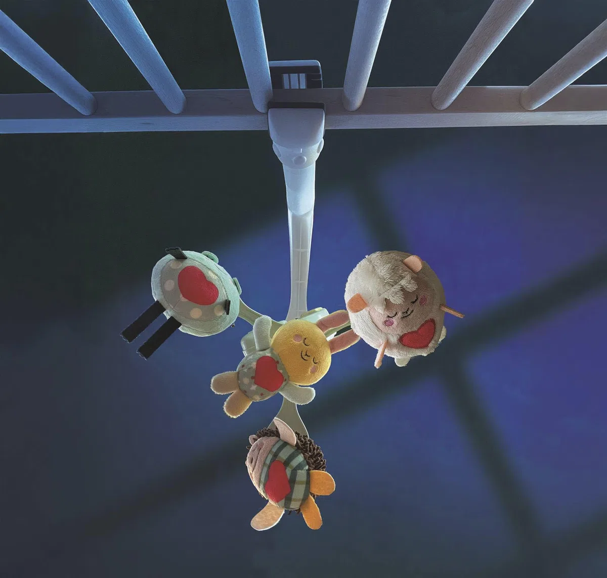 Baby Clementoni for You - Goodnight Cot Mobile, Giocattolo Musicale per Neonati 0+ Mesi, per Culla e Passeggino, in Morbido Tessuto, Stimola Emotività e Percezione Tattile, 17561