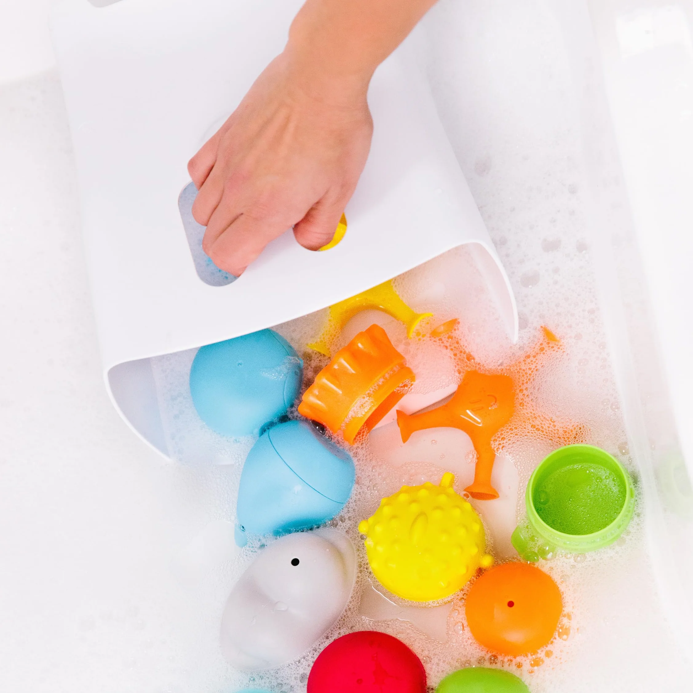 Ubbi Organizer autoportante per giocattoli da bagno con stendibiancheria rimovibile e paletta per bambini e bambini, salvia