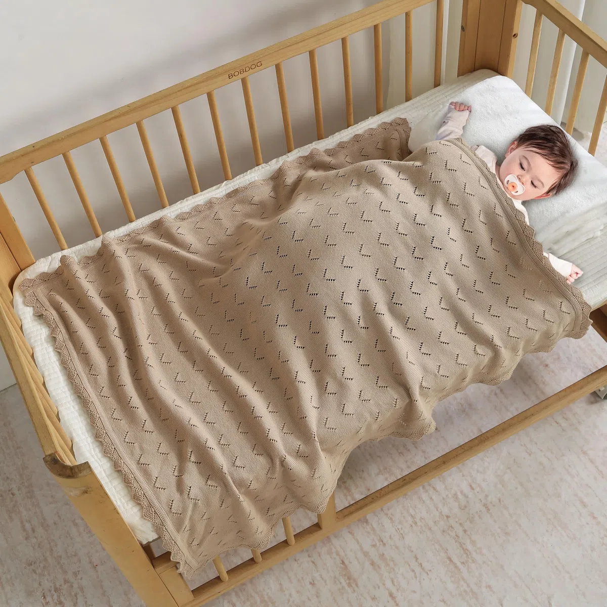 Coperta per Bambini Traforata 100% Cotone Traspirante per Lettino e Passeggino per Neonati Ragazzo Ragazza, Swaddle, Cameretta 100x80cm Khaki