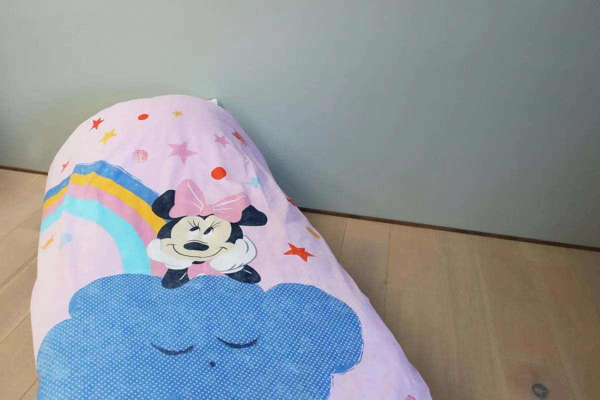 Parure da letto per bambini Minnie Mouse – 100 x 135 cm + 40 x 60 cm – 100% cotone – copripiumino e federa – motivo arcobaleno e nuvola