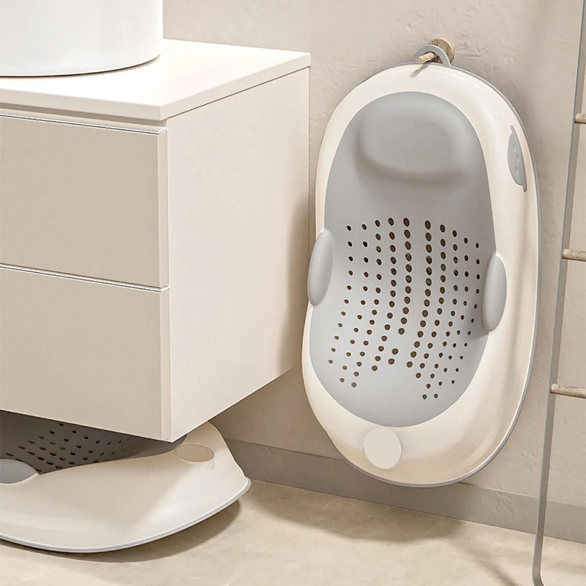 Supporto per il bagnetto - Seggiolino per vasca da bagno antiscivolo con supporto morbido per la colonna vertebrale e piedini pieghevoli, grigio