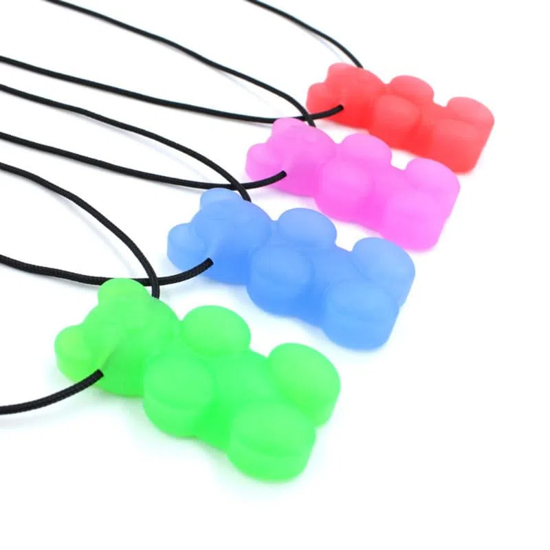 ARK - Collana da masticare a forma di orsacchiotto gommoso, senza sostanze nocive, in 3 gradi di durezza, supporto sensoriale per bambini e adulti, cordoncino regolabile (medio, rosa)