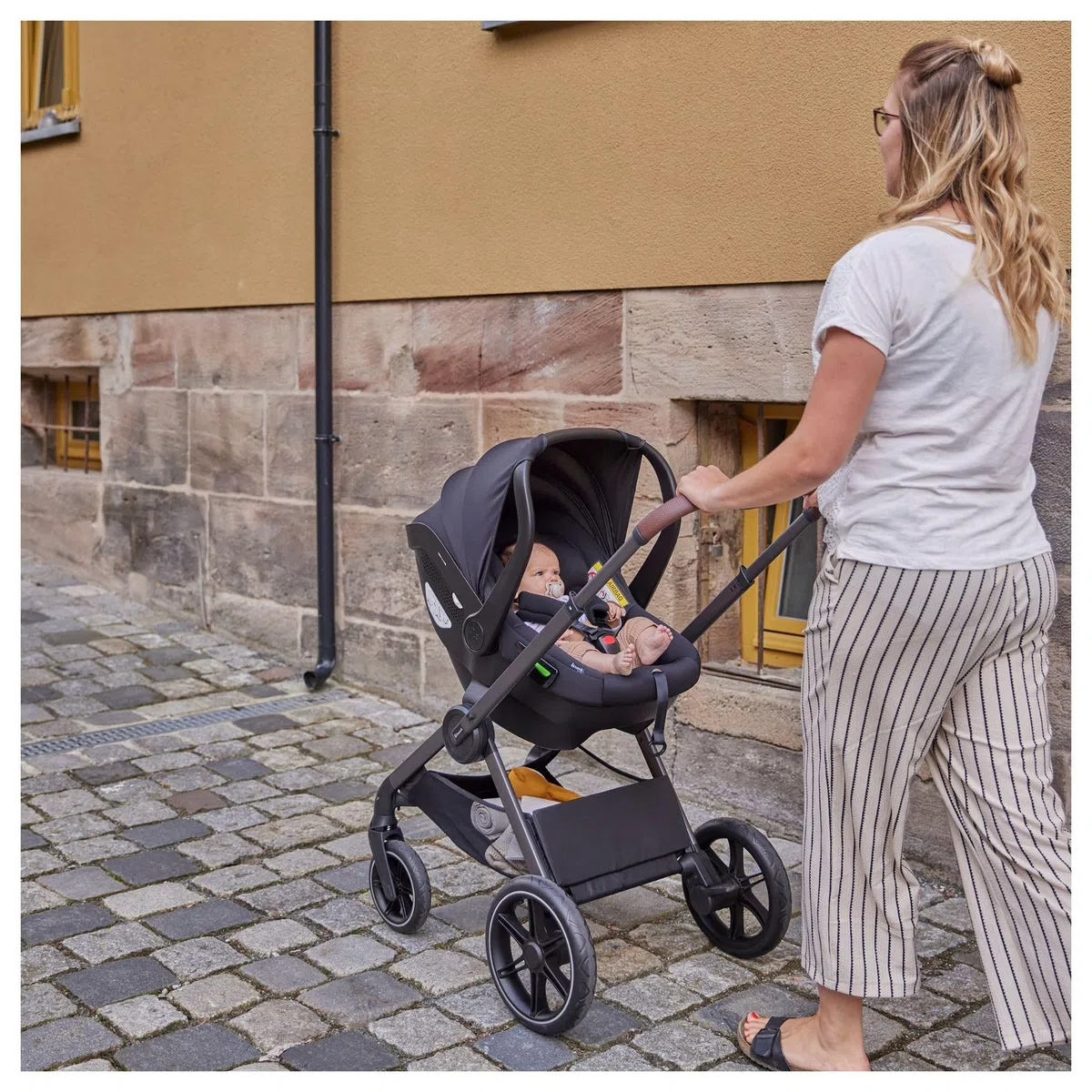 hauck Adattatori per Ovetto, Nero – Compatibili solo con Passeggini Walk N Care e Walk N Care Air - Con Seggiolino Auto Drive N Care e Modelli Selezionati di Altre Marche