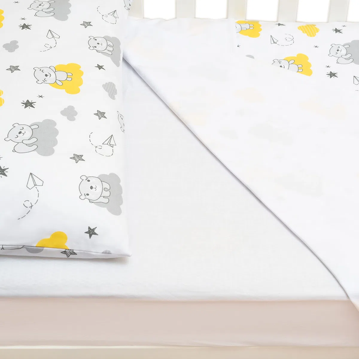 Set Lenzuola 3 Pezzi Per Lettino Neonato, 60x120 cm, 1 Lenzuolo Di Sotto Con Angoli, 1 Lenzuolo Di Sopra Copripiumino/Sacco, 1 Federa Cuscino, 100% Cotone, Nuvole