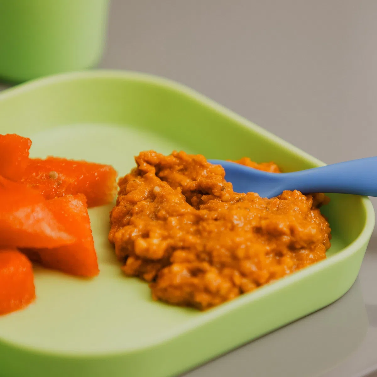 Nuby Good Square Meal - Piatti per lo svezzamento dei bambini, durevoli, lavabili in lavastoviglie, auto-alimentati (confezione da 4)