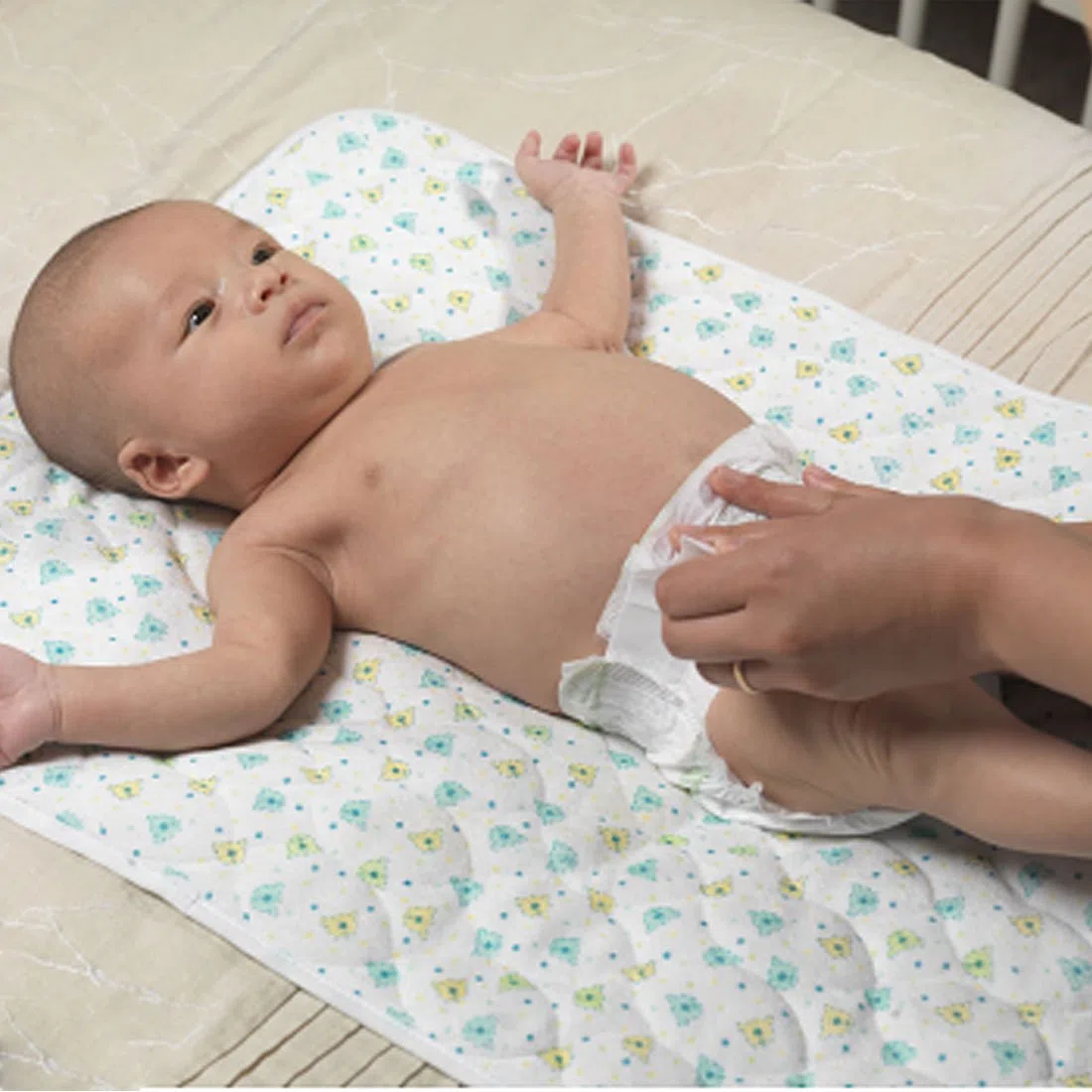 Protezioni Coprimaterasso Impermeabile per Bambino Neonato, Grandi Dimensioni 105 * 70 CM Tappetino Cambio Pannolino-Lenzuola Lavabile e Riutilizzabile per Viaggio, Casa, Lettino Rosa
