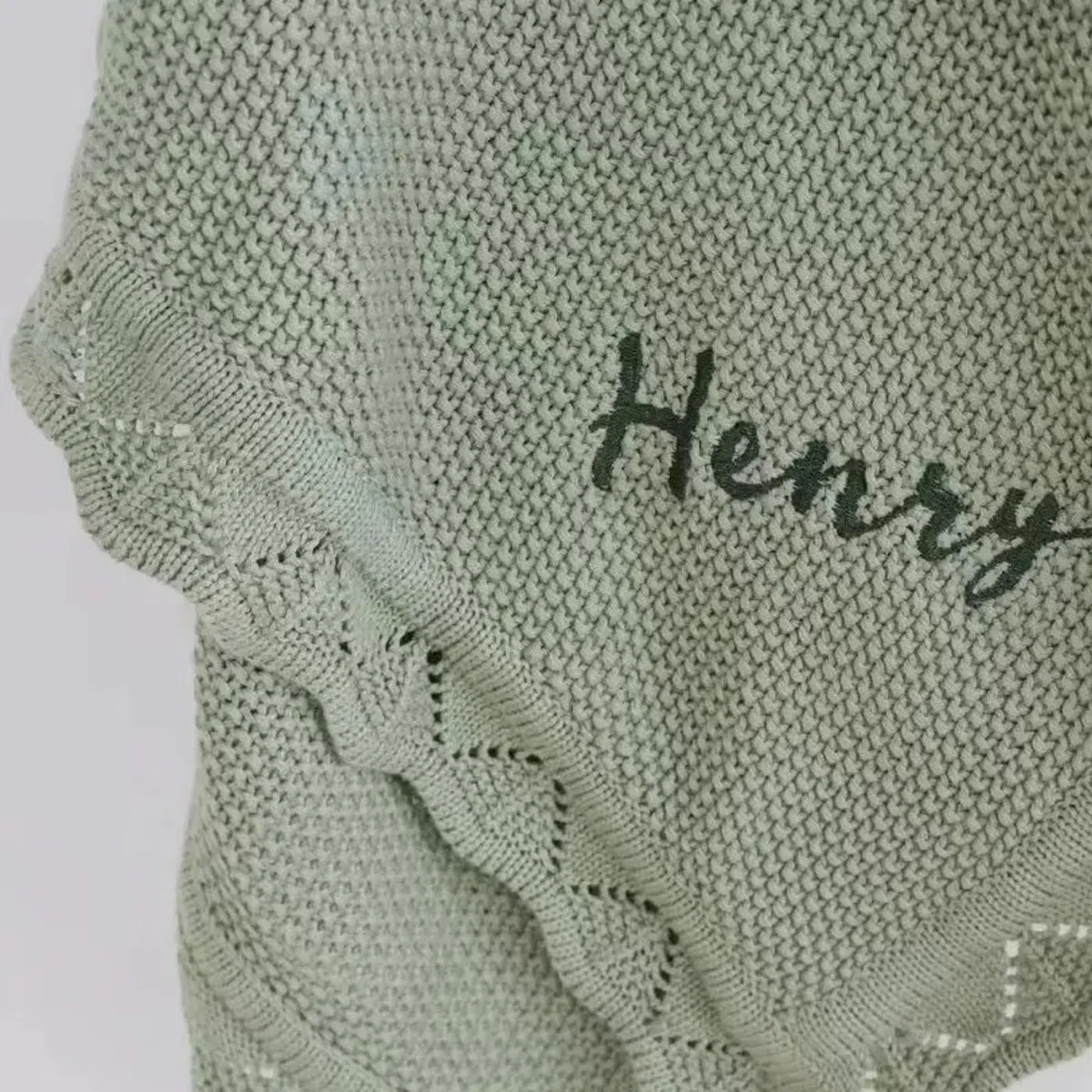 REEG Copertina per Neonato Lavorata A Maglia Personalizzata，Coperta con Nome Ricamato，Coperta per Passeggino in Maglia di Cotone (Grey Pink,Embroidered Name)