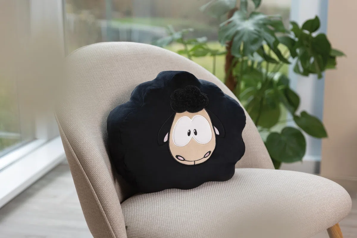 NICI cuscino di peluche Pecora 35x33cm nero - Soffice cuscino morbido per bambini, bambine, neonati e amanti dei peluche - Ideale a casa, all'asilo o in viaggio - 49921