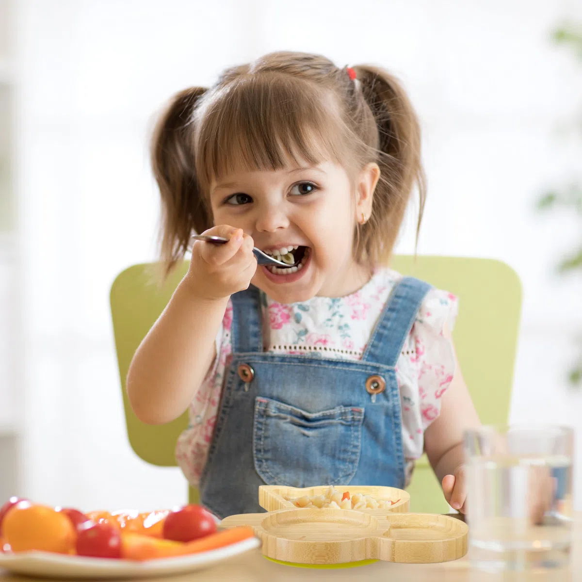Relaxdays Piatto con Ventosa per Bambini, Piattino Pappa Svezzamento Neonati, 3 Scomparti Forma Elefante bambù, Naturale