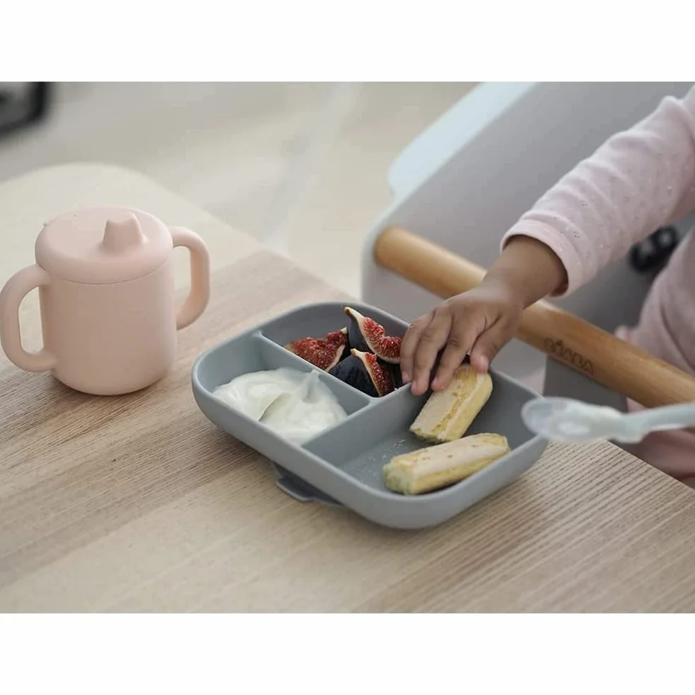 Béaba, Set Pasti per Bambini in Silicone, 3 Pezzi, Piatto Diviso + Tazza + Cucchiaio, Silicone Sano e Durevole, Lavabile in Lavastoviglie, Adatto a Microonde, Blu